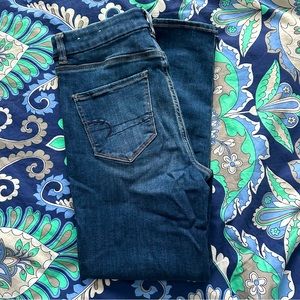 American Eagle Dark Wash Curvy Super High Rise Jegging Crop